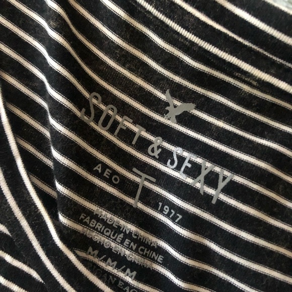 🦋2/$22🦋 AE Striped Shirt - Picture 2 of 3
